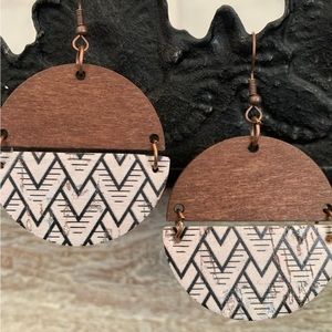 🍀 *Bundle any 3 pair of earrings for $25*